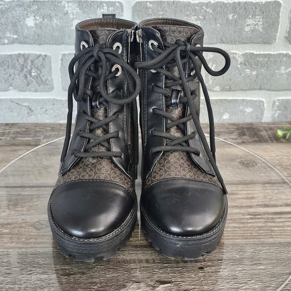 Daisy Fuentes Boots Lace Up Lug Sole Ankle Booties Monogram Bling Accent 5.5M - Picture 4 of 10